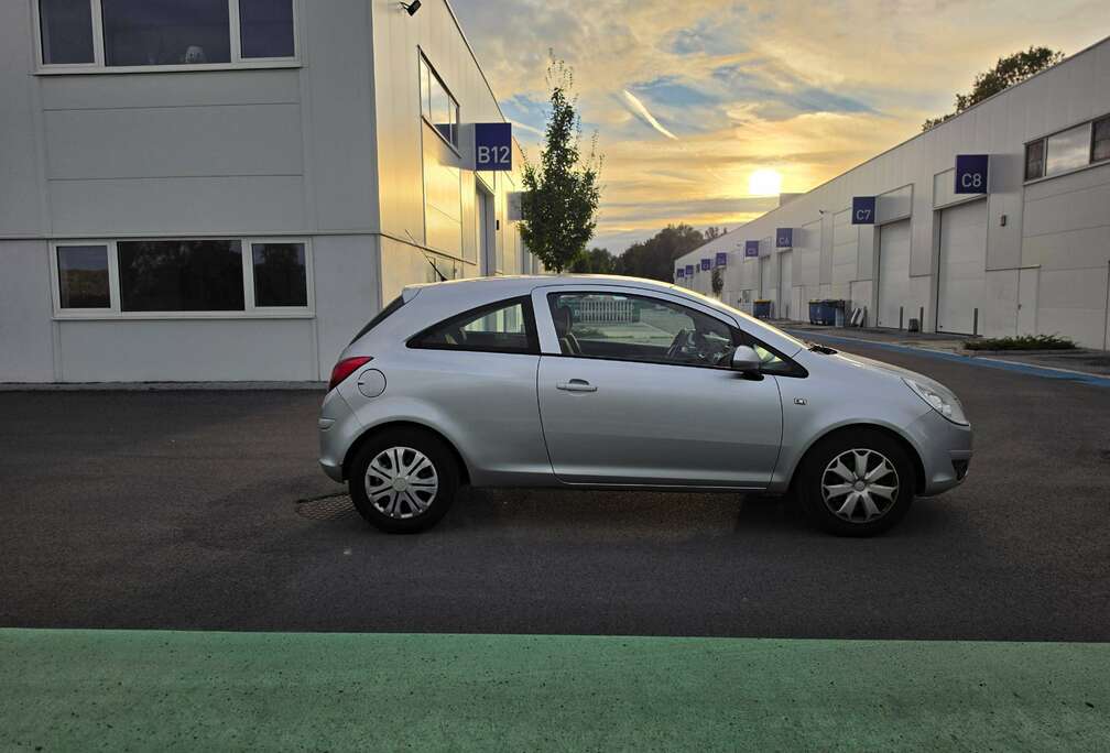 Opel 1.2i XE 16v Fun Easytronic (Fleet)