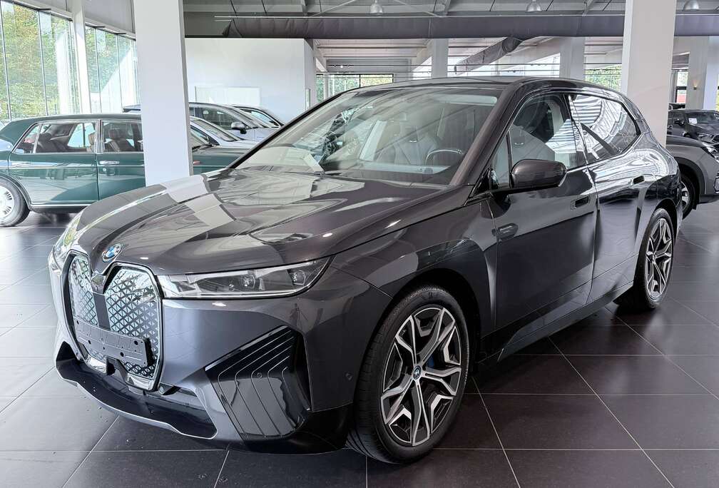 BMW iX 76.6 kWh xDrive40