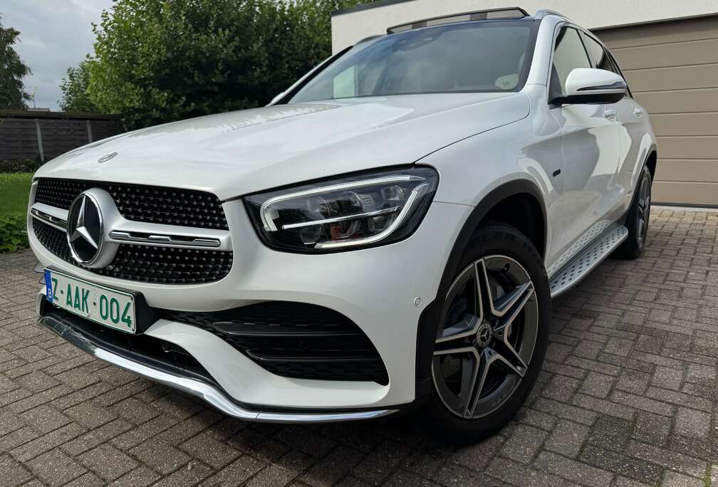 Mercedes-Benz 4-Matic PHEV AMG + PANO + BURMESTER + ALCANTARA