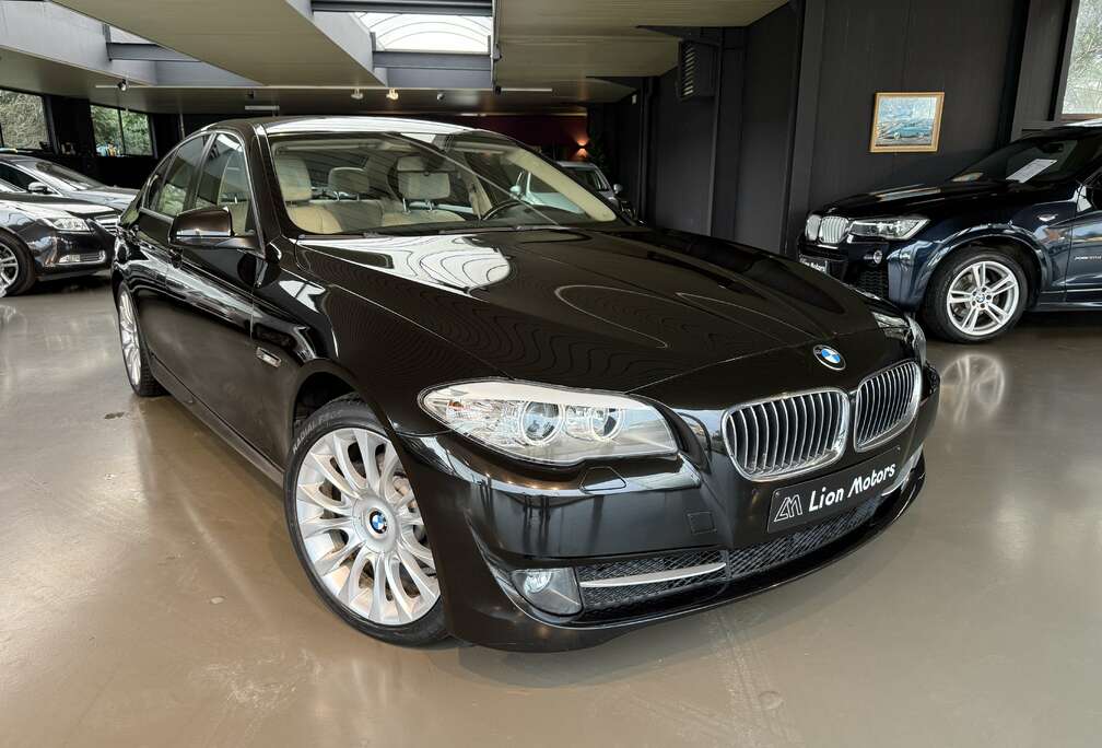 BMW dA BERLINE DIVIDUAL KLEUR EN VELGEN* 1STE EIGENAAR