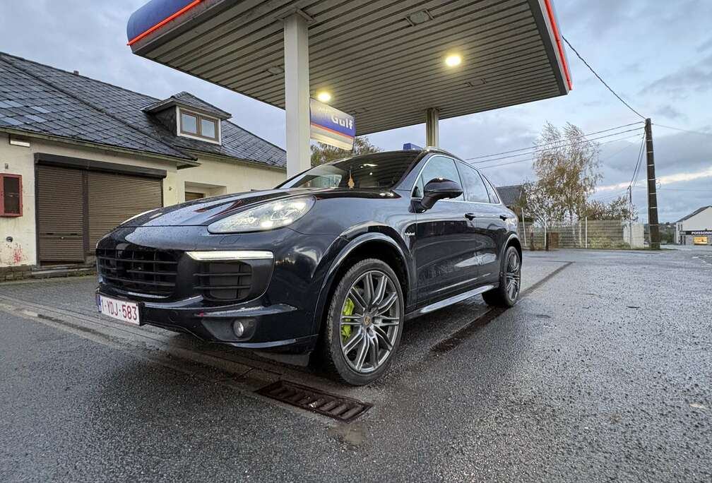 Porsche 3.0i V6 PHEV S Tiptronic (306 kW)