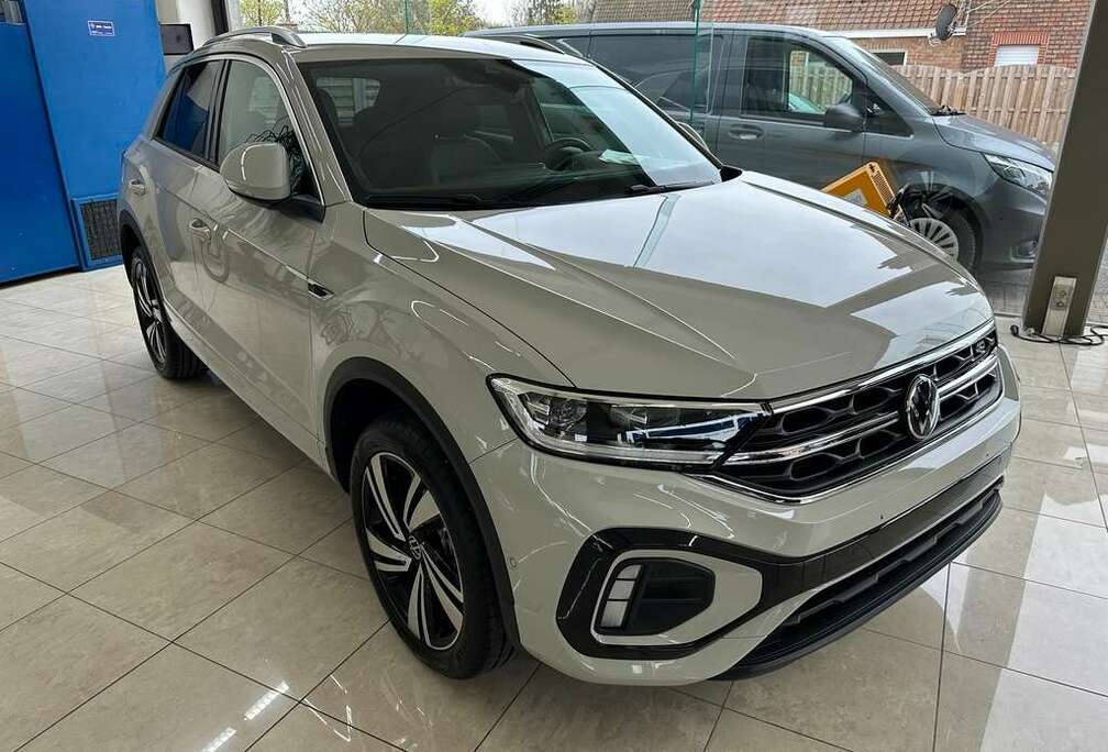 Volkswagen 1.5 TSI R-Line DSG  Camera  Keyless  IQ Light