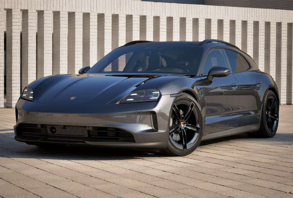 Porsche ST FACELIFT BATT+/AIR/HDMATRIX/CHRONO/PANO/HUD/360/ACC/14W/BOSE