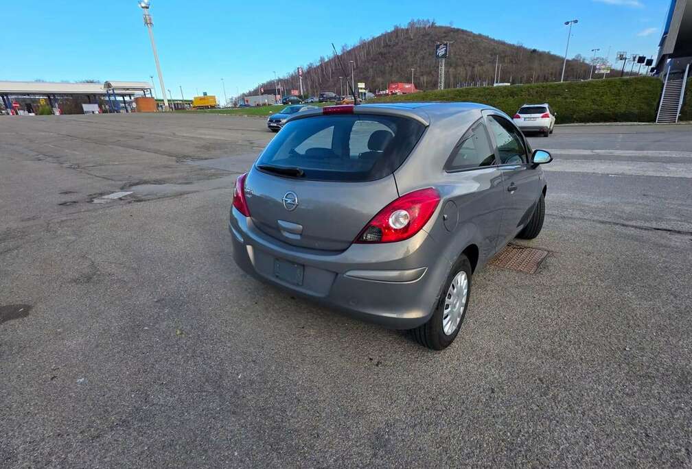 Opel Corsa 1.2i Essentia