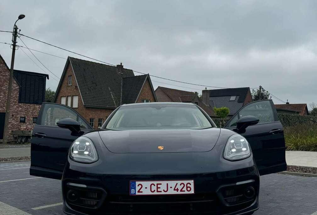 Porsche 4 E-Hybrid Sport Turismo