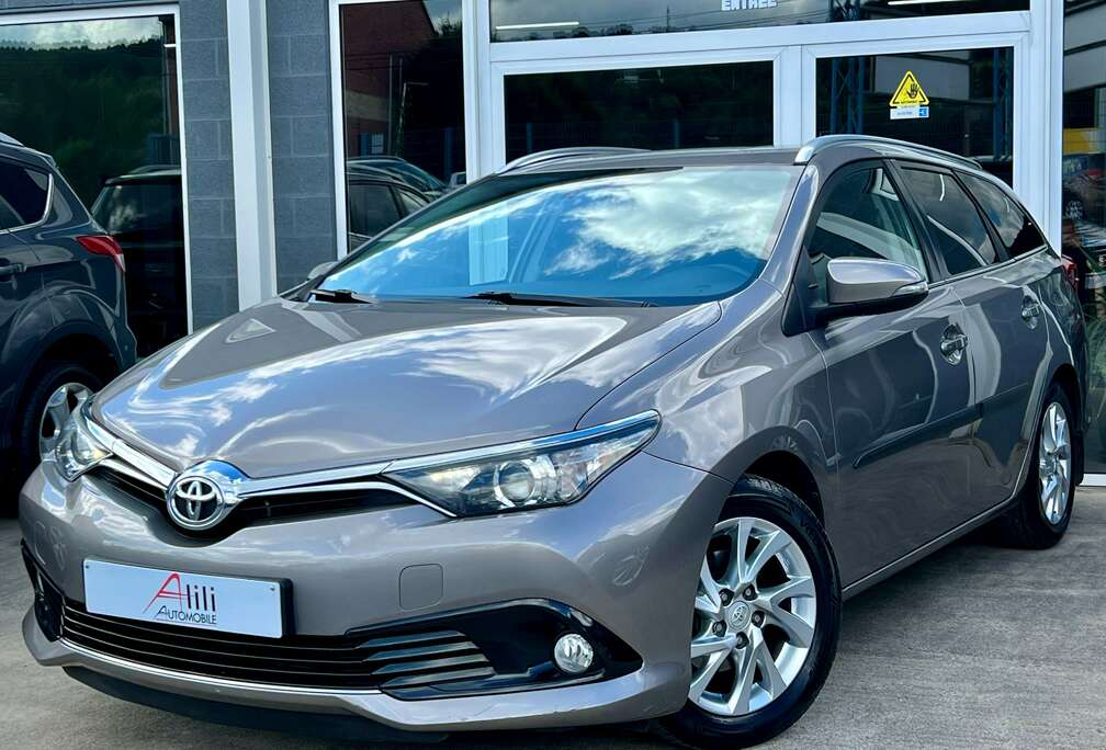 Toyota 1.6 D-4D**Gps*Camera*1er-Main*Garantie 12 Mois**