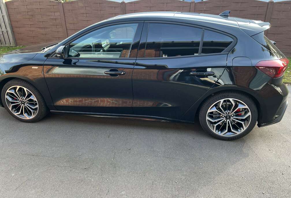 Ford Focus 1.0 EcoBoost Hybrid Aut. ST-LINE DESIGN