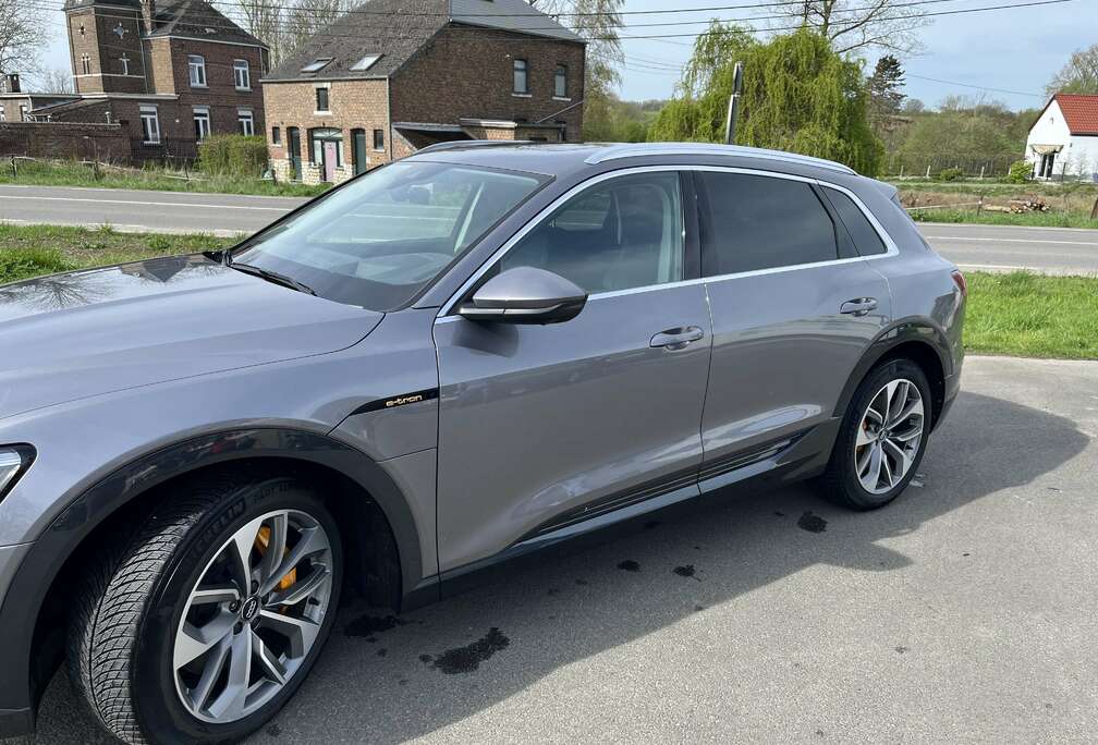 Audi 55 quattro advanced