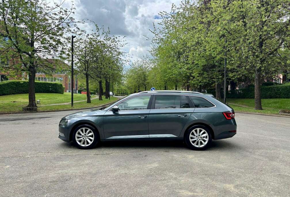 Skoda SW 1.6 CR TDi Ambition *** Pano - Camera - Navi -