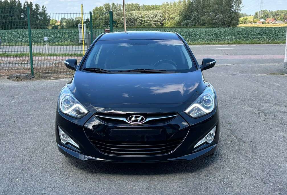 Hyundai Hyundai i40 1.6  essence Airco  GPS