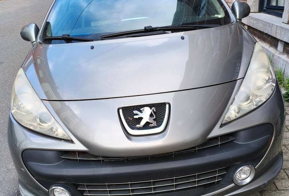 Peugeot 207 CC 1.6 HDi Roland Garros FAP