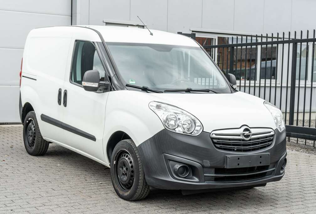 Opel 1.4i - Airco / Cruis Control / Bluetooth