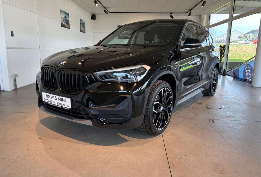 BMW 18i/SPORTLINE/TOIT PANORAMIQUE/LEDS/CATPEURS/GPS