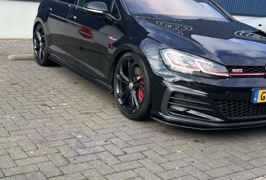 Volkswagen Golf 7.5 GTI TCR Full Option  Akropovic  Pano