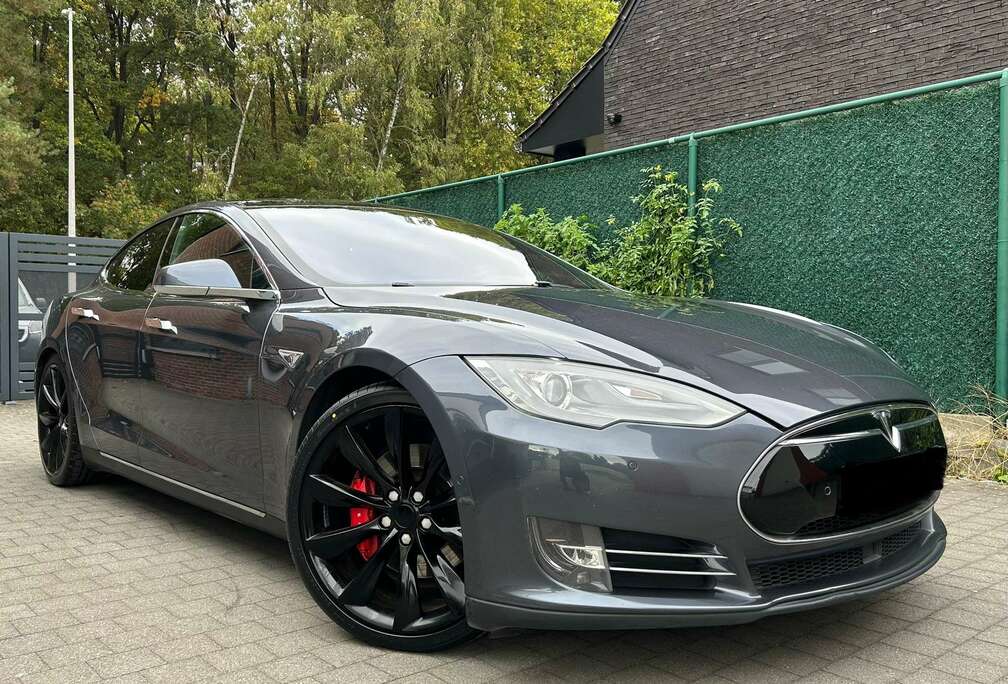 Tesla Dual Motor Allradantrieb Performance