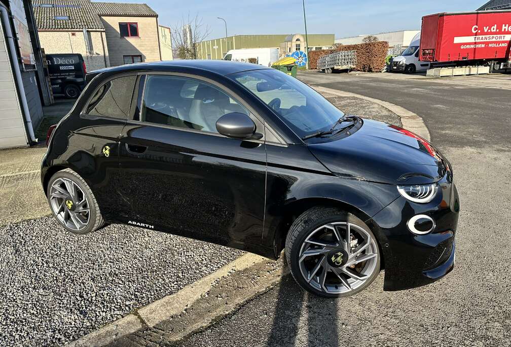 Abarth e-500 42 kWh Turismo