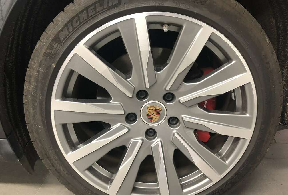 Porsche Taycan 4S