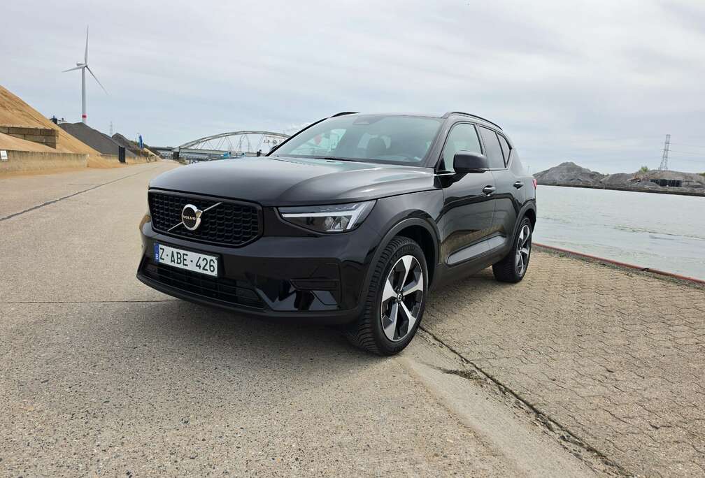 Volvo XC40 2.0 B3 MHEV Plus Dark Limited Edtion DCT