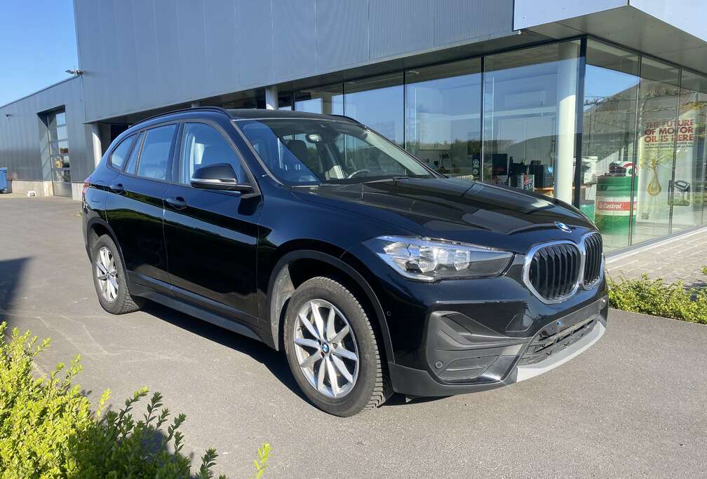 BMW sDrive 18i A / leder / camera / apple cplay /...