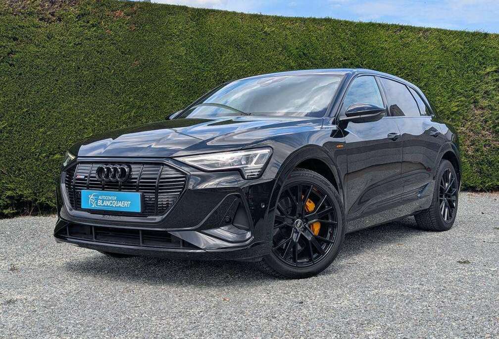 Audi (Q8)e-tron - Black edition -2x S-line - sportstuur