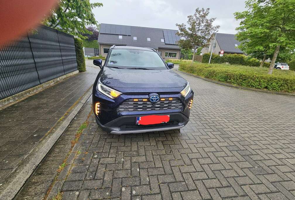Toyota 2.5 4x2 Hybrid Premium Plus, trekhak,jbl