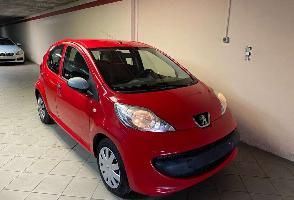 Peugeot 1.0i 12v Trendy  5 d.