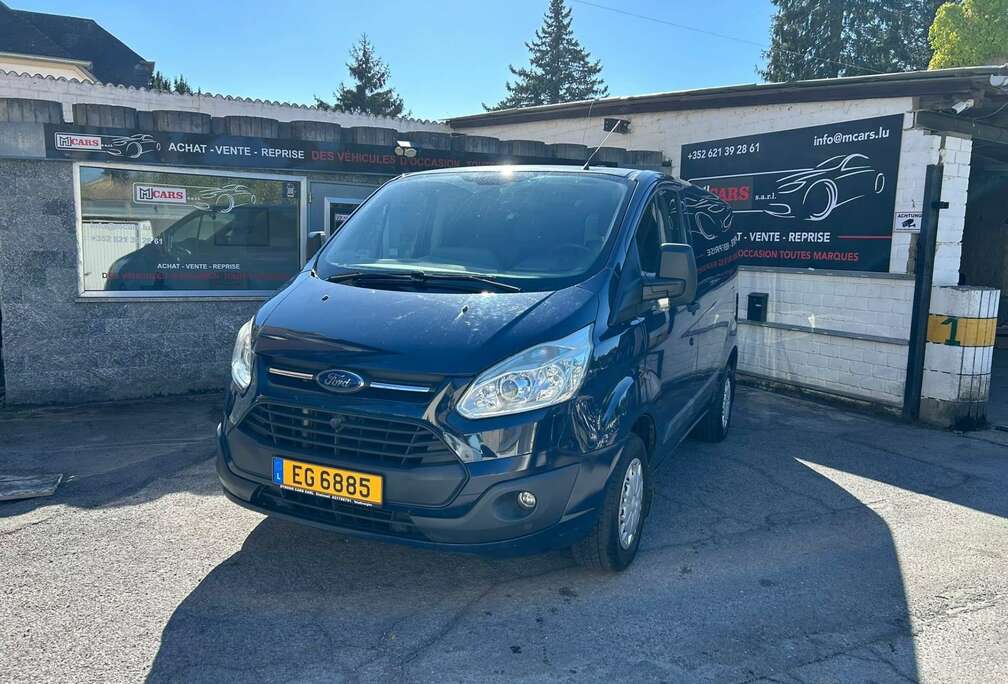 Ford COSTUM 8 PLACES