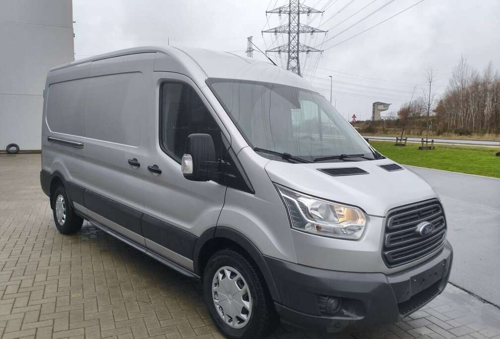 Ford 350 L2H2 VA Autm. Trend