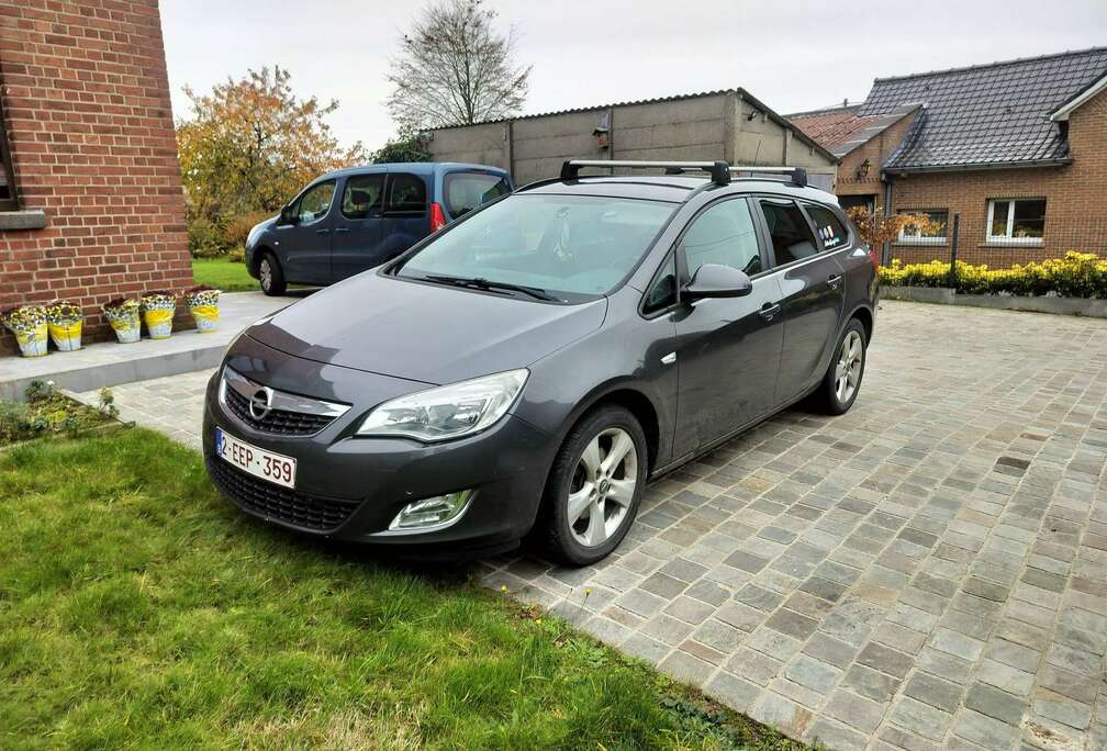 Opel Sports Tourer 1.7 CDTi ECOTEC Cosmo DPF