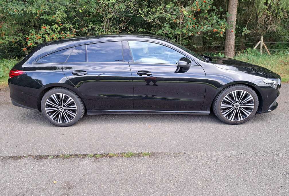 Mercedes-Benz CLA 180 Shooting Brake