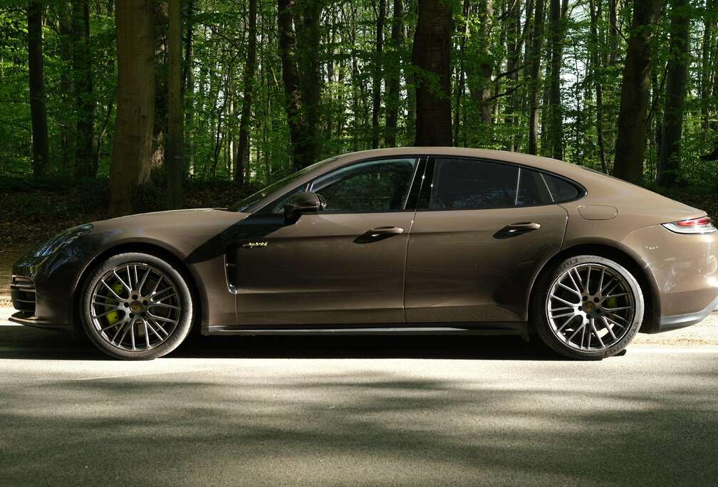 Porsche Panamera 4 e-Hybrid