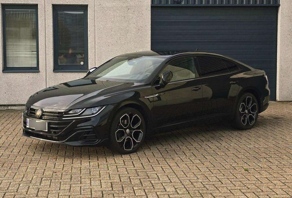 Volkswagen R-Line / Hybrid / TVA / Gloss black