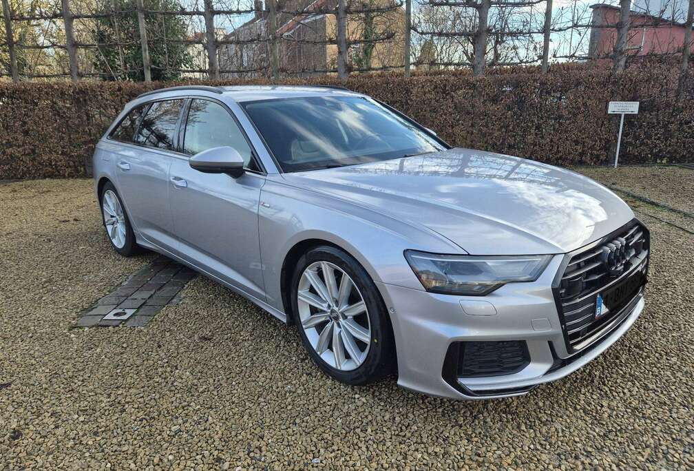 Audi Avant 40 TDi Design S-line Black Shadow 204ch