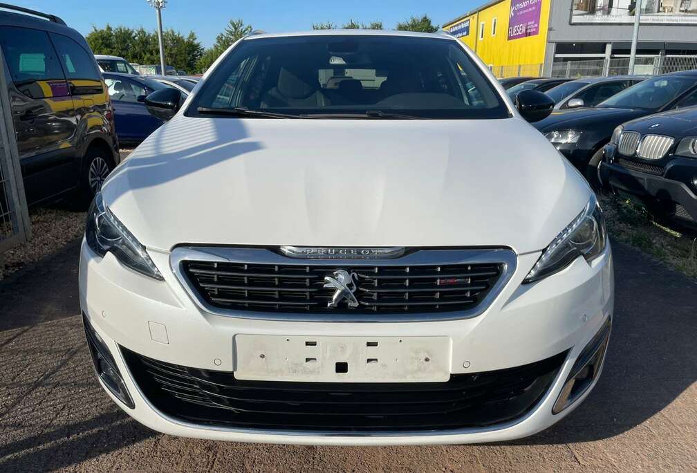 Peugeot 1.2 e-THP 130 ch BVM6 Allure