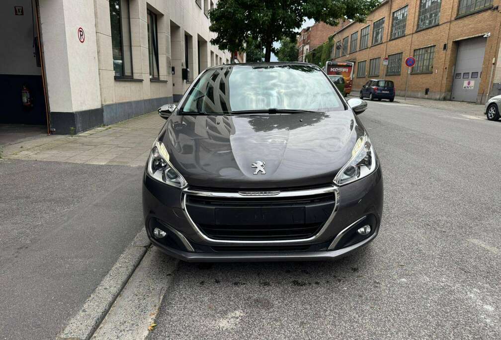 Peugeot  208 1.2i Style -2018 - GPS- GARANTIE - NEW