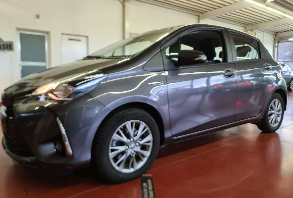 Toyota 1.5i VVT-i Hybrid Lounge E-CVT