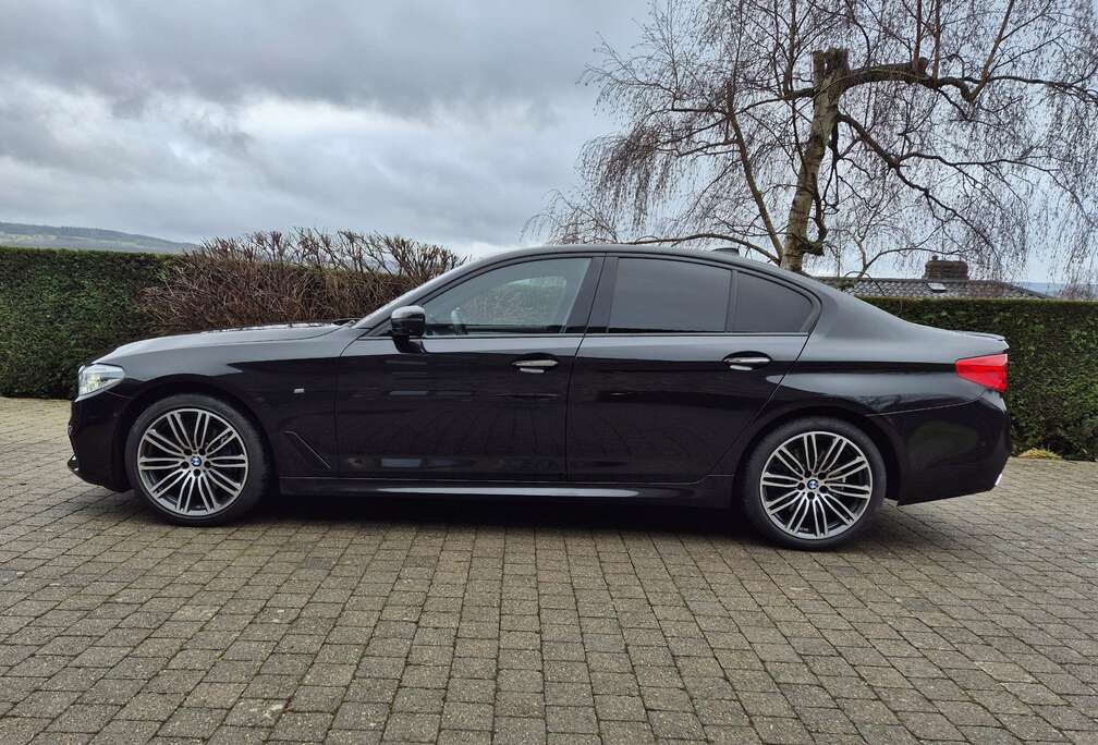 BMW 530 xdrive Full options , M-Sport, HUD, Sound System, M-Sport