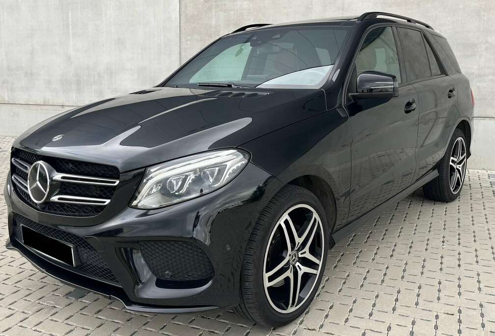 Mercedes-Benz d 4-Matic PACK AMG – FULL OPTIONS