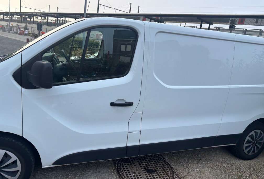 Renault Renault Trafic L2H1 Longue 2.0 Diesel 120 ch, année 2021.