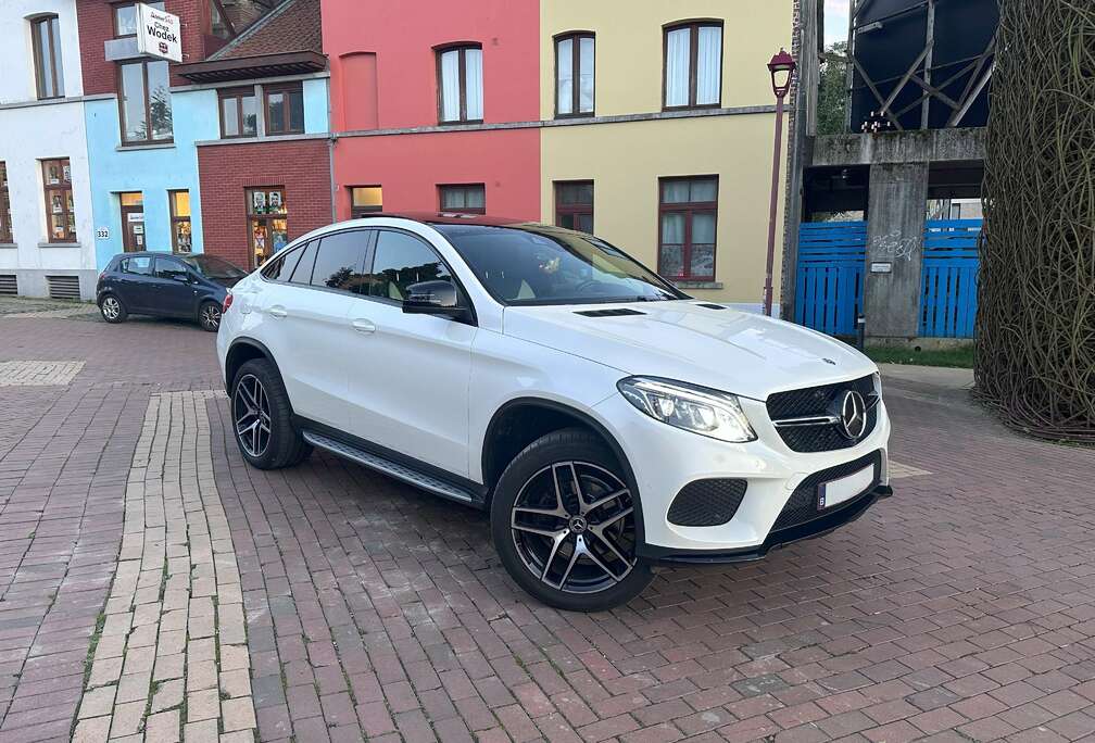 Mercedes-Benz d Coupé 4-Matic AMG Line