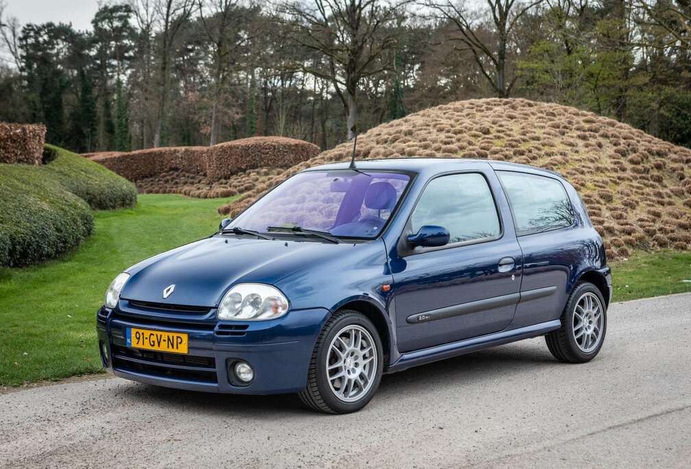 Renault Clio 2.0-16V Sport