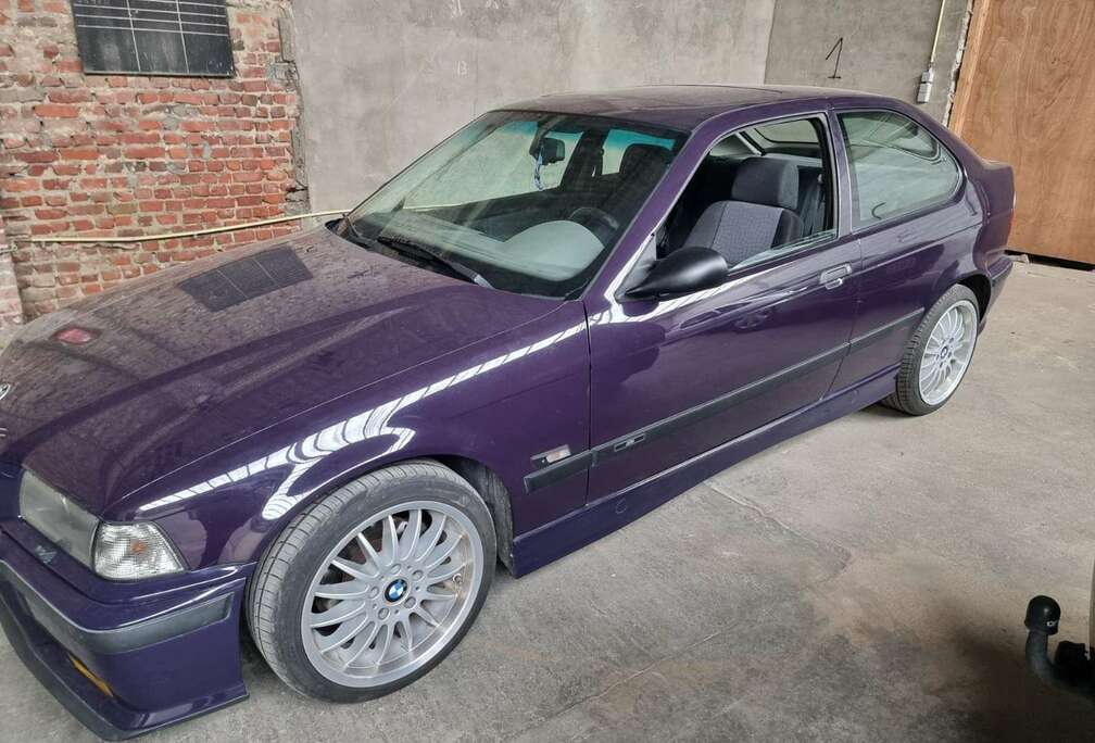 BMW 318TI