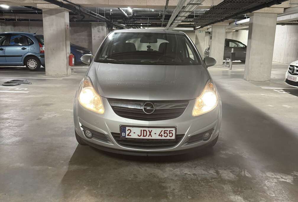Opel 1.2i Essentia Easytronic