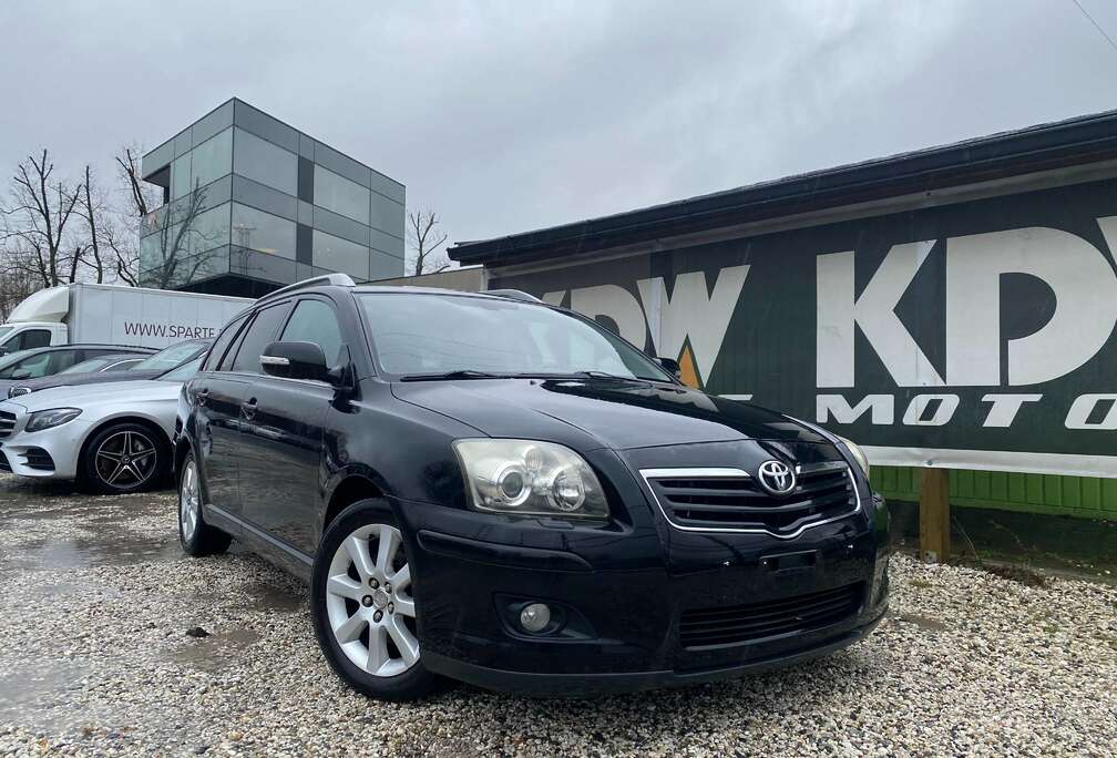 Toyota Avensis Combi 2.0 D-4D Sol