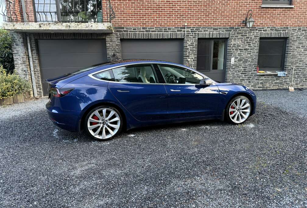 Tesla 75 kWh Performance Dual Motor