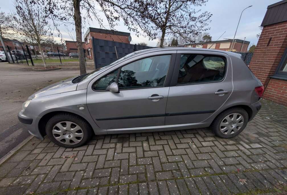 Peugeot 1.4i XT