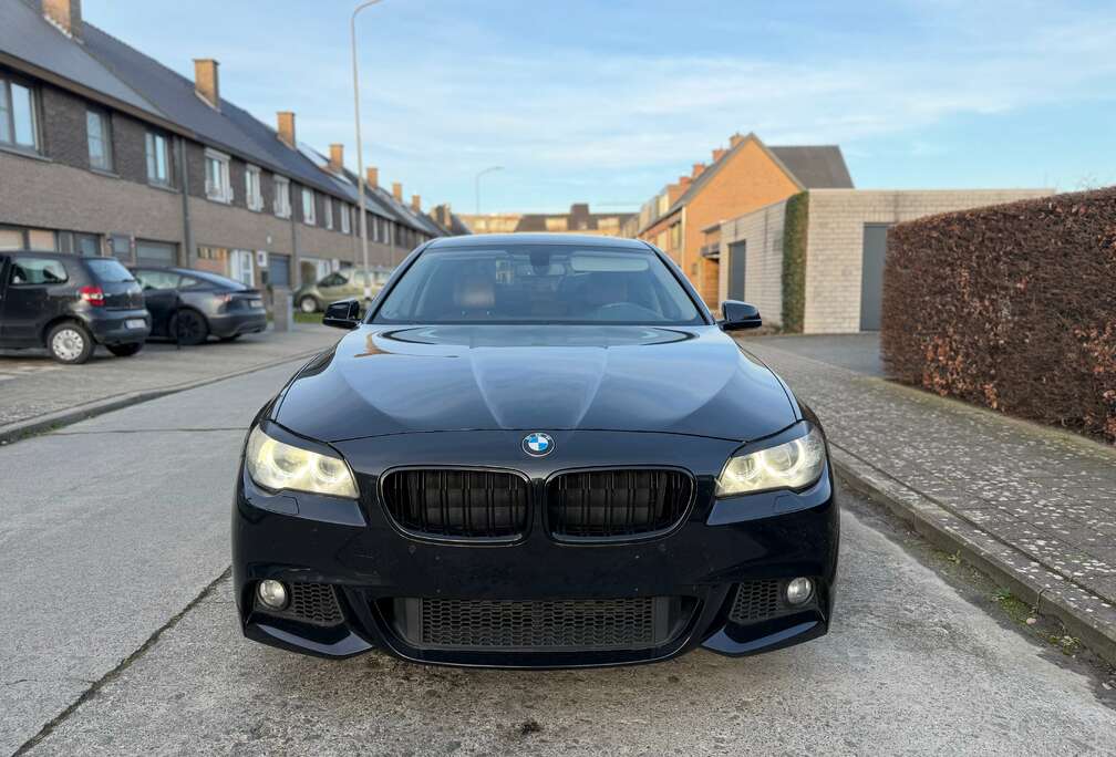 BMW 520D / M - PAKKET / GEKEURD