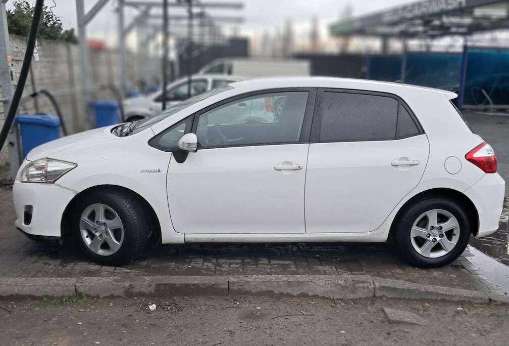 Toyota 1.8 Hybrid Executive