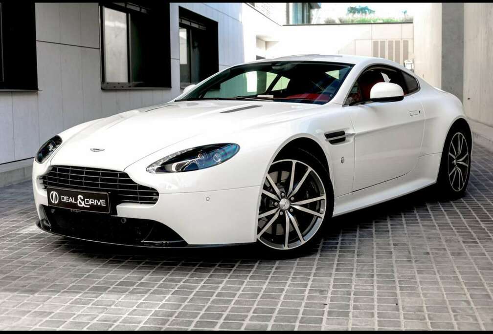 Aston Martin Vantage S COUPE SPORTSHIFT II°STRATUS WHITE METALL