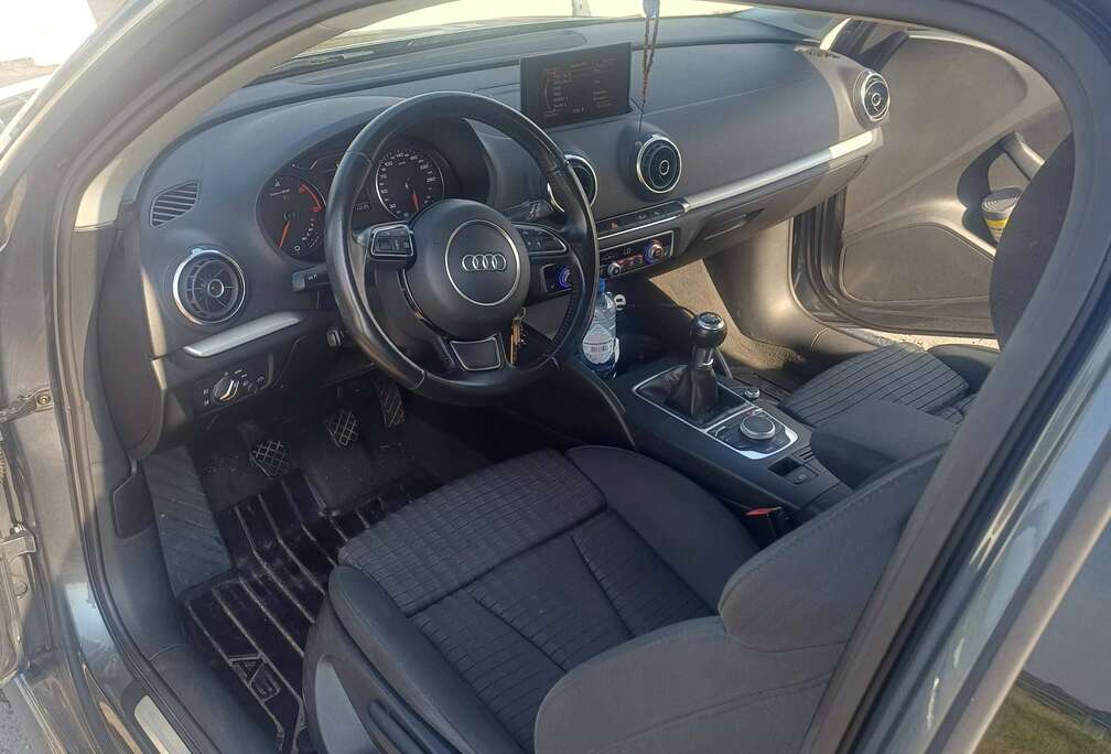 Audi A3 1.6 TDi Ambition S line